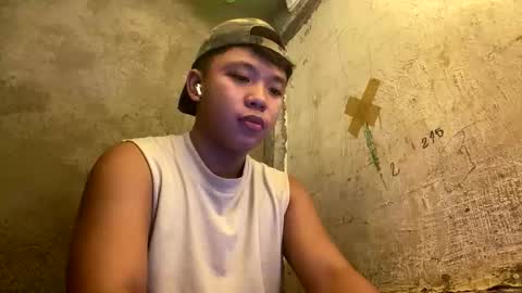 Snapshot of edrianburca052 chatting on 9, 4, 2026 urasian chub online show from 9, 4, 2026