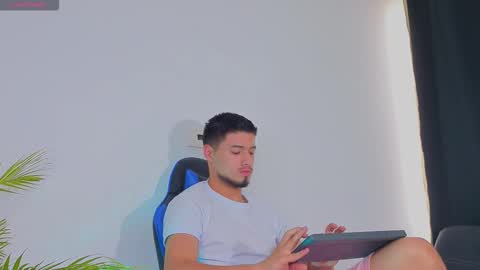 Edward Ross online show from 26, 10, 2025