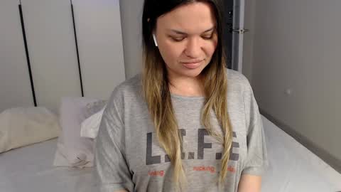 eelena4kiss online show from 2, 2, 2025