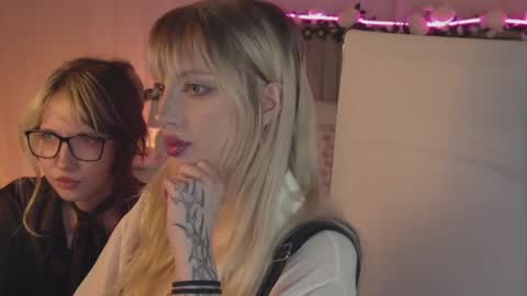 Snapshot of eevamarie chatting on 19, 4, 2026 EVA NON NUDE online show from 19, 4, 2026