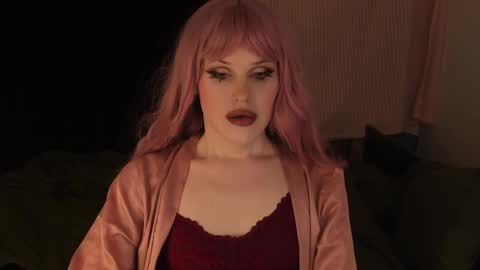 Effie Mur online show from 2, 12, 2024