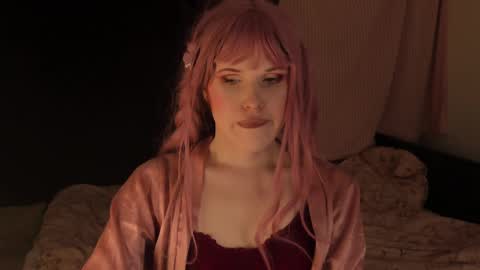 Effie Mur online show from 6, 1, 2025