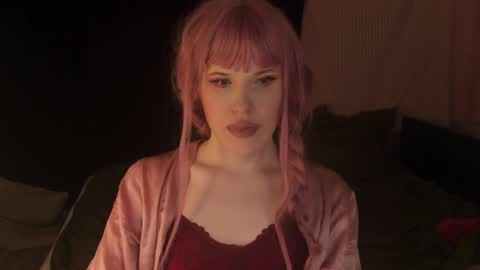 Effie Mur online show from 25, 1, 2025