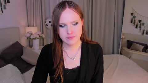 Snapshot of effiemur chatting on 9, 7, 2026 Effie Mur online show from 9, 7, 2026