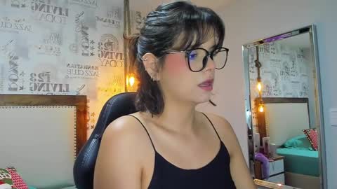  E F F Y  online show from 5, 1, 2025