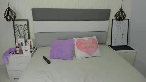  E F F Y  online show from 3, 2, 2025