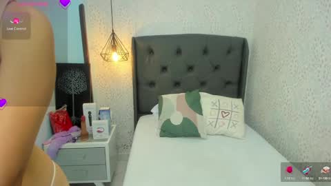  E F F Y  online show from 5, 3, 2025