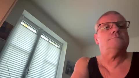 Snapshot of eichelhorn chatting on 16, 10, 2025 eichelhorn online show from 16, 10, 2025