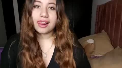 EIMY   MODEL INDEPENDENT online show from 6, 2, 2025