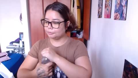 eimy_saenzz online show from 4, 12, 2025