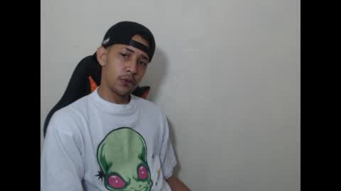 Instagram BelowAbajo online show from 15, 5, 2026