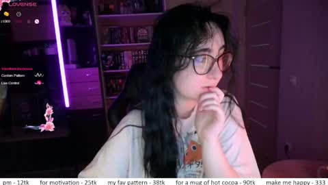 Snapshot of el_sweety chatting on 27, 4, 2026 If you like it when I meow give me a thumbs up online show from 27, 4, 2026