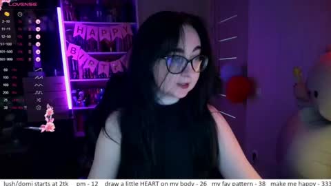 Snapshot of el_sweety chatting on 6, 7, 2026 If you like it when I meow give me a thumbs up online show from 6, 7, 2026