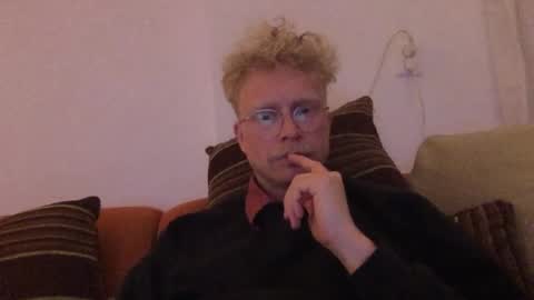 Snapshot of el_thunder chatting on 21, 2, 2026 MrE online show from 21, 2, 2026