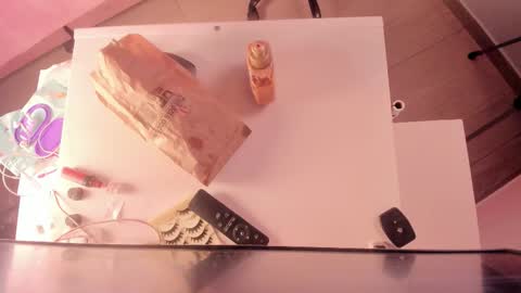 Snapshot of ela_petit chatting on 5, 11, 2025 Ela online show from 5, 11, 2025