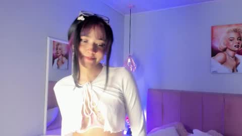 Snapshot of ela_petit chatting on 27, 11, 2025 Ela online show from 27, 11, 2025