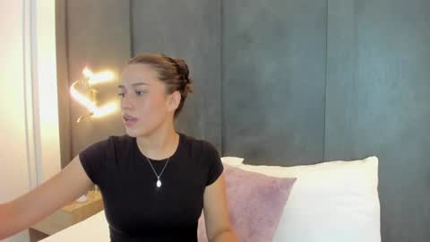 E L A I A online show from 30, 7, 2026