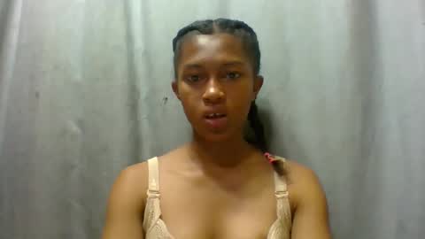 Snapshot of elaliealdy chatting on 9, 9, 2025 elaliealdy online show from 9, 9, 2025