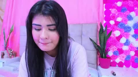 Snapshot of elalove_ chatting on 3, 2, 2025 Ela online show from 3, 2, 2025