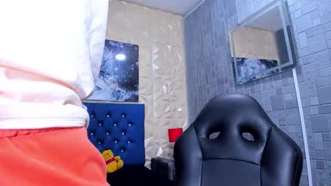 Elan Giralon online show from 31, 3, 2026