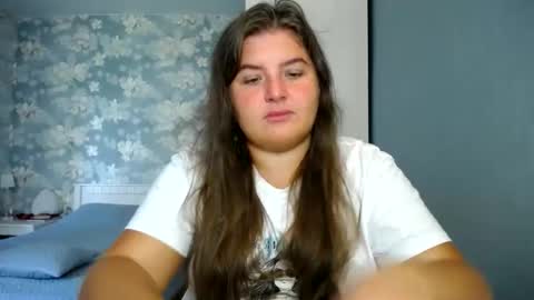 Snapshot of elanis_blair chatting on 19, 9, 2025 Elanis online show from 19, 9, 2025
