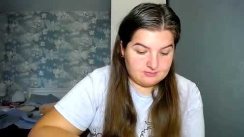 Snapshot of elanis_blair chatting on 4, 10, 2025 Elanis online show from 4, 10, 2025