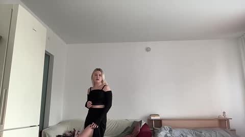 Snapshot of elaraluxxxe chatting on 22, 2, 2025 elaraluxxxe online show from 22, 2, 2025