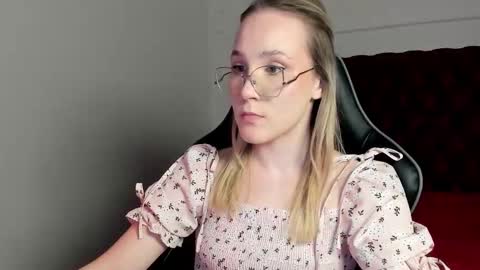 elaravoltage online show from 17, 3, 2026