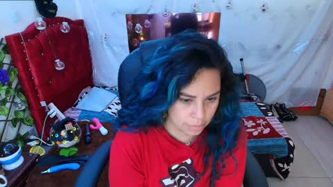 Snapshot of elektra_32 chatting on 11, 1, 2025 elektra online show from 11, 1, 2025