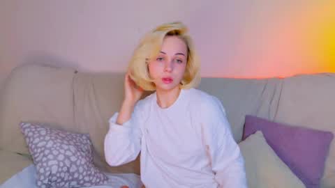 Snapshot of elenamonroe_ chatting on 11, 5, 2026 elenamonroe_ online show from 11, 5, 2026