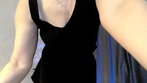 Snapshot of elenaza chatting on 19, 1, 2025 elenaza online show from 19, 1, 2025