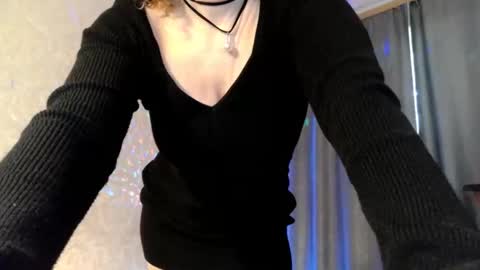 Snapshot of elenaza chatting on 5, 2, 2025 elenaza online show from 5, 2, 2025