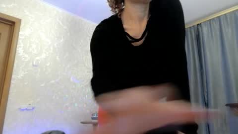 Snapshot of elenaza chatting on 5, 10, 2025 elenaza online show from 5, 10, 2025