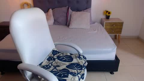 Snapshot of elenna__ chatting on 21, 7, 2026 Elenna online show from 21, 7, 2026