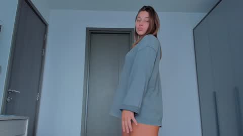 Eleonora online show from 6, 2, 2025