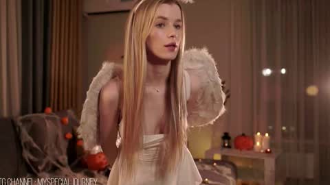 Snapshot of eli_journey chatting on 31, 10, 2025 Eli online show from 31, 10, 2025