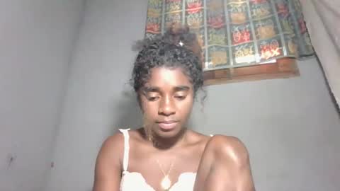 Snapshot of elia011 chatting on 4, 11, 2025 elia011 online show from 4, 11, 2025