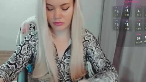 Ella online show from 19, 11, 2025