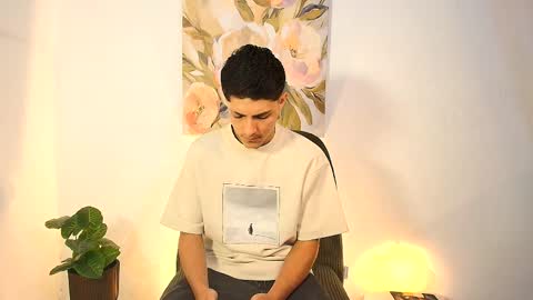 elias_salvatore_ online show from 29, 5, 2026