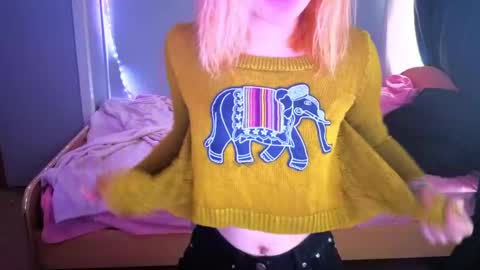 Snapshot of elieiza_xo chatting on 6, 5, 2026 elieiza_xo online show from 6, 5, 2026