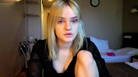 Snapshot of elieiza_xo chatting on 2, 6, 2026 elieiza_xo online show from 2, 6, 2026