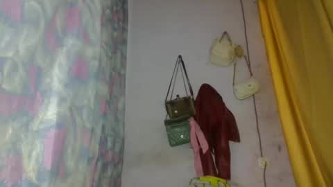 Snapshot of elina981 chatting on 25, 4, 2026 elina981 online show from 25, 4, 2026