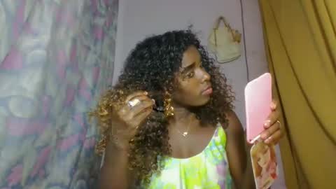 Snapshot of elina981 chatting on 27, 4, 2026 elina981 online show from 27, 4, 2026