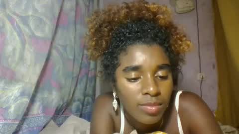 Snapshot of elina981 chatting on 30, 4, 2026 elina981 online show from 30, 4, 2026