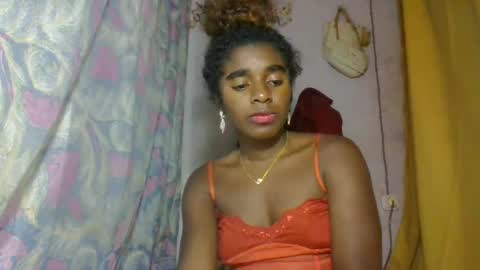 Snapshot of elina981 chatting on 1, 5, 2026 elina981 online show from 1, 5, 2026