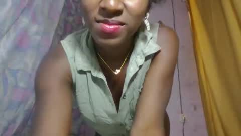 Snapshot of elina981 chatting on 3, 5, 2026 elina981 online show from 3, 5, 2026