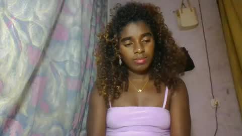 Snapshot of elina981 chatting on 7, 5, 2026 elina981 online show from 7, 5, 2026