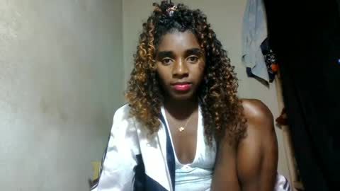 Snapshot of elina981 chatting on 1, 7, 2026 elina981 online show from 1, 7, 2026