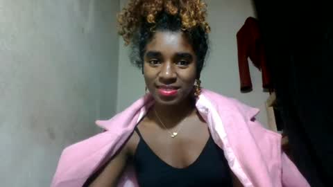 Snapshot of elina981 chatting on 4, 7, 2026 elina981 online show from 4, 7, 2026