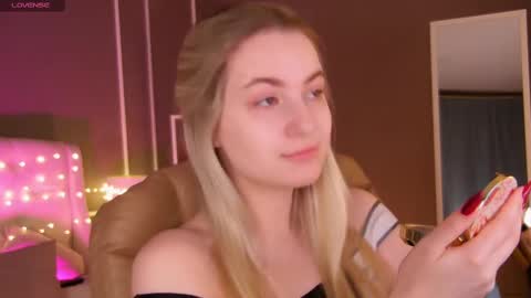 Elina online show from 18, 2, 2025